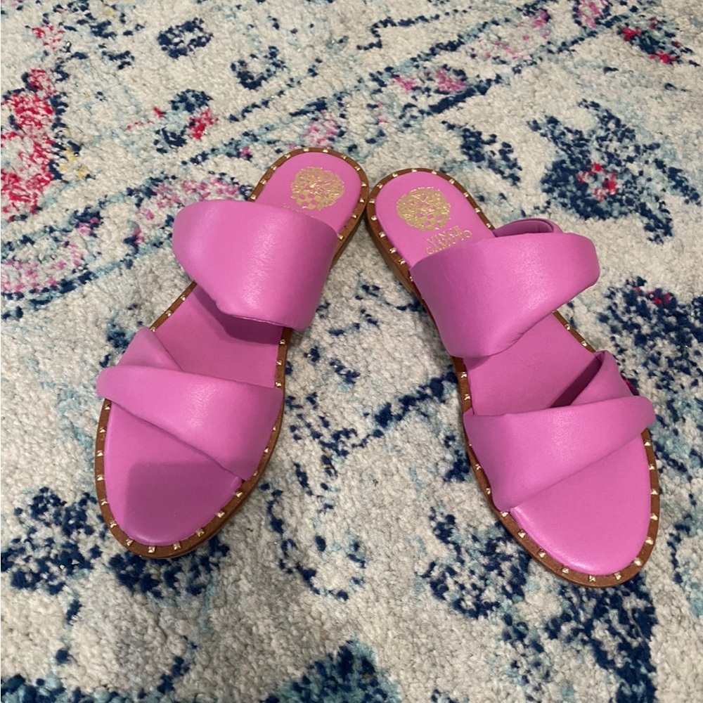Vince Camuto flat sandals